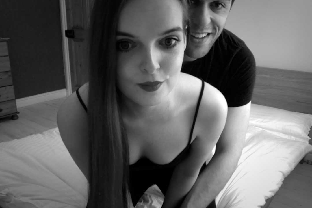 Hot young couple webcam